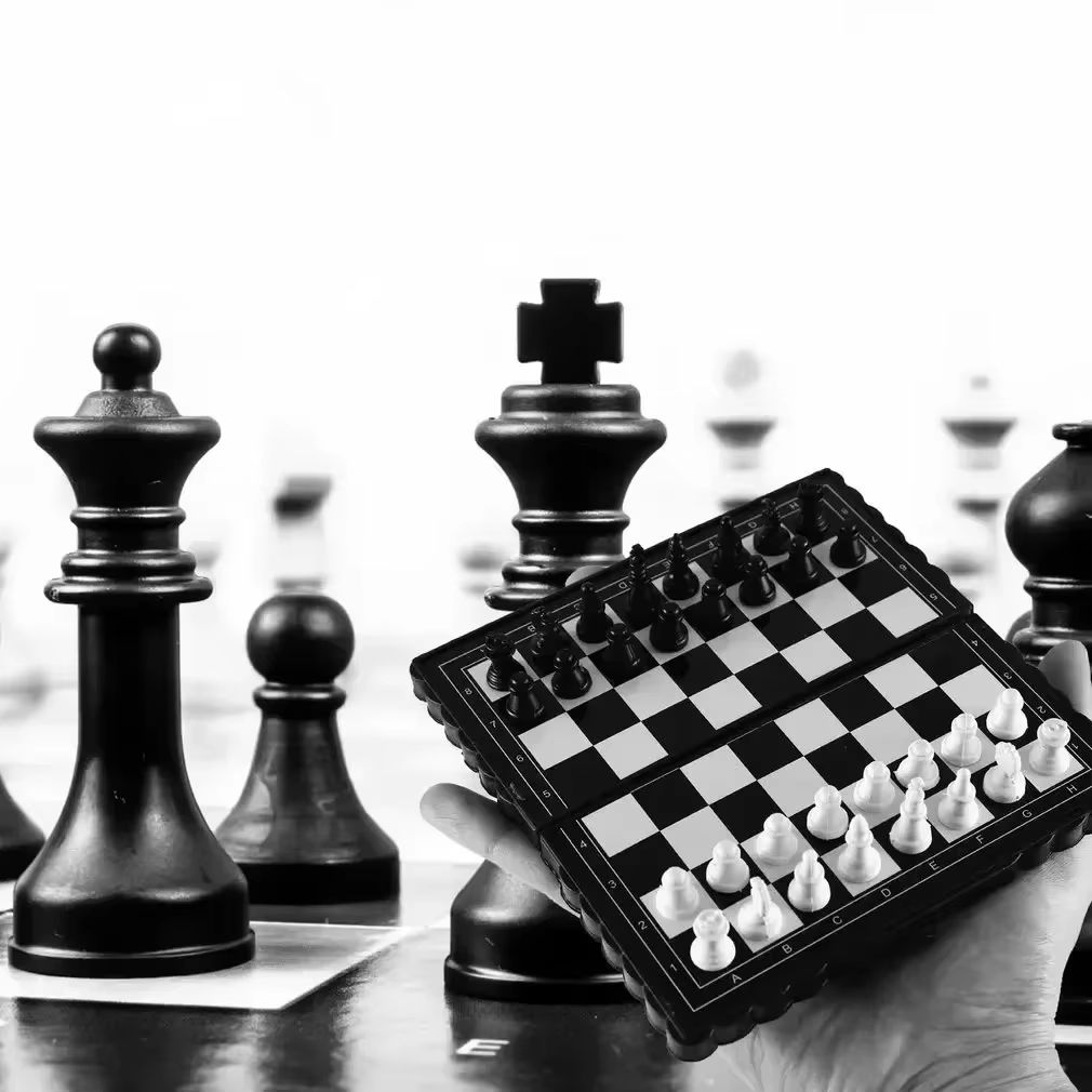 1Pc Mini Magnetic  Chess Set   – Kids Outdoor Fun Bewertung und Preis